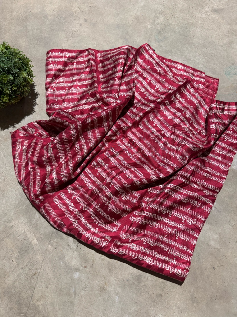 W. A. Mozart 100% Silk Vintage Scarf Wrap Red Music Notes Musician Artsy‎